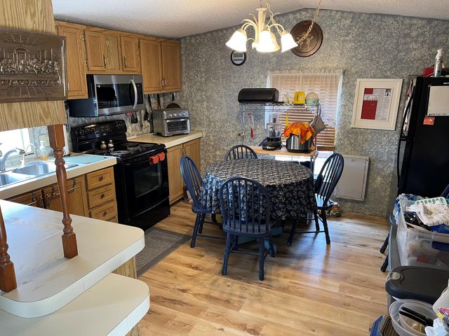 1725 Cook Road, Taneyville, MO 65759