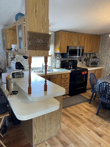 1725 Cook Road, Taneyville, MO 65759