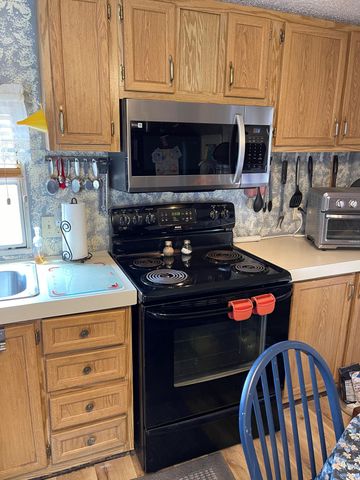 1725 Cook Road, Taneyville, MO 65759