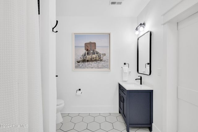 8703 Ocean View Drive East, Emerald Isle, NC 28594