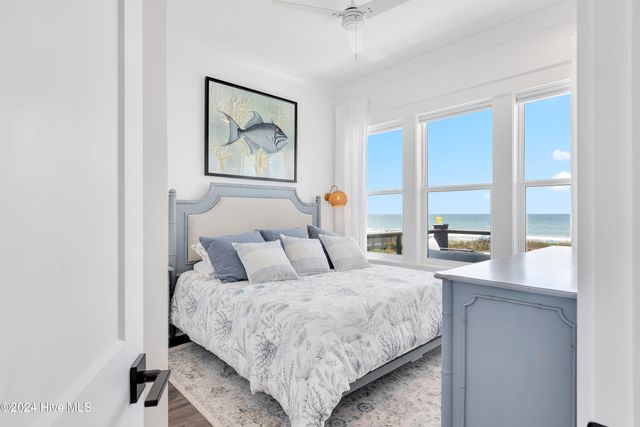 8703 Ocean View Drive East, Emerald Isle, NC 28594