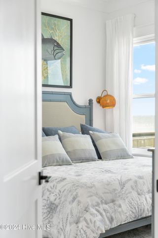 8703 Ocean View Drive East, Emerald Isle, NC 28594