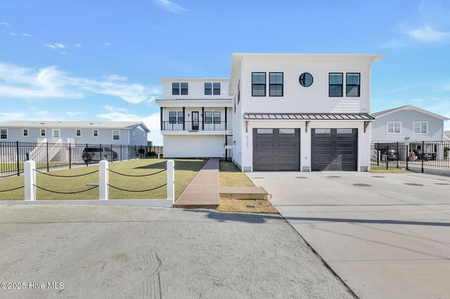 8703 Ocean View Drive East, Emerald Isle, NC 28594