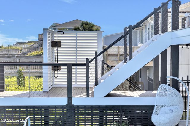 8703 Ocean View Drive East, Emerald Isle, NC 28594