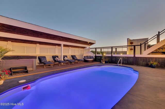 8703 Ocean View Drive East, Emerald Isle, NC 28594