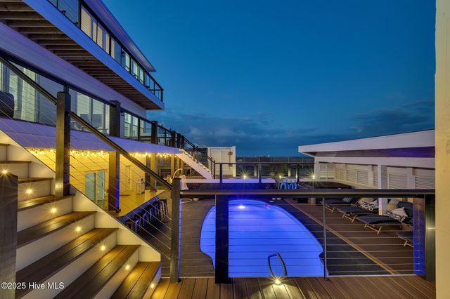 8703 Ocean View Drive East, Emerald Isle, NC 28594