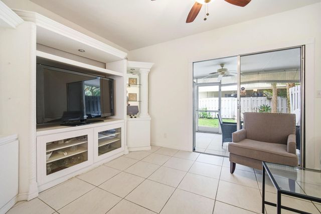 2683 NE 15th Street, Pompano Beach, FL 33062