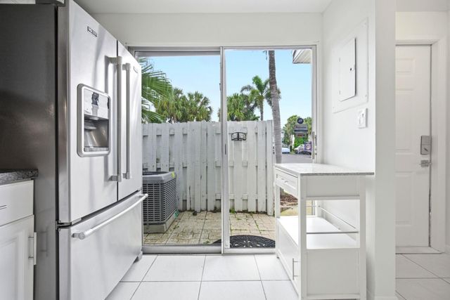 2683 NE 15th Street, Pompano Beach, FL 33062