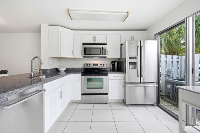 2683 NE 15th Street, Pompano Beach, FL 33062