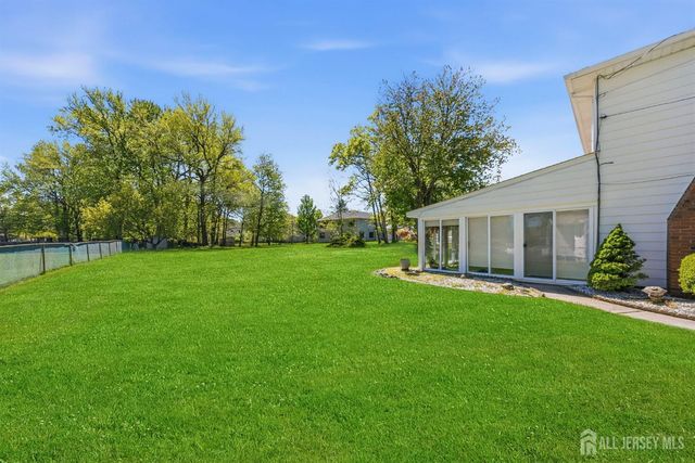34 Ventnor Drive, Edison, NJ 08820