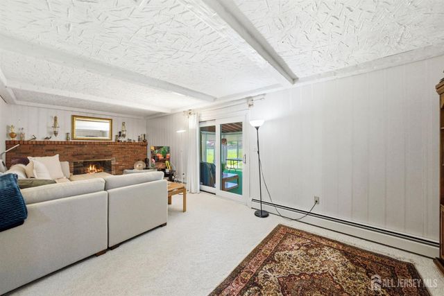 34 Ventnor Drive, Edison, NJ 08820