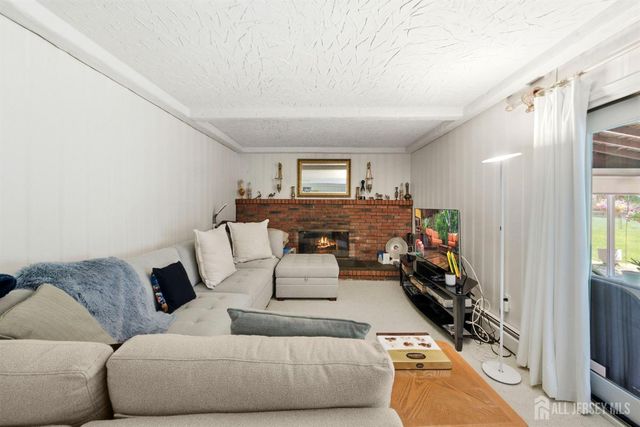 34 Ventnor Drive, Edison, NJ 08820