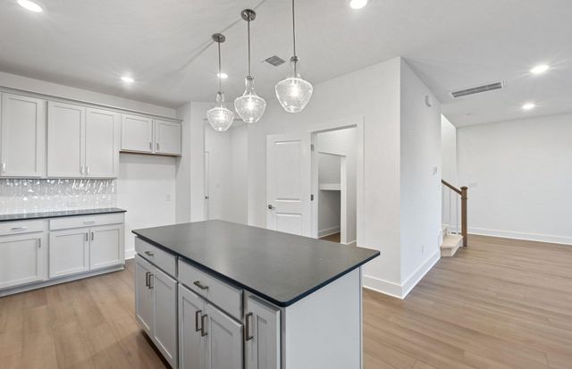 425 Bristlecone BND, Liberty Hill, TX 78642