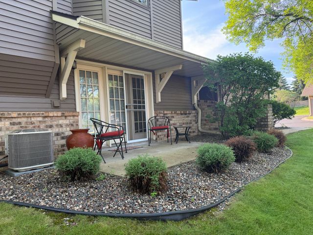 12637 Sherwood Place, Minnetonka, MN 55305