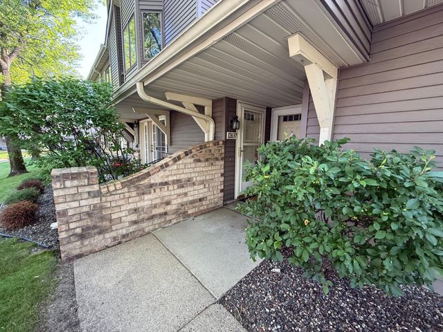 12637 Sherwood Place, Minnetonka, MN 55305