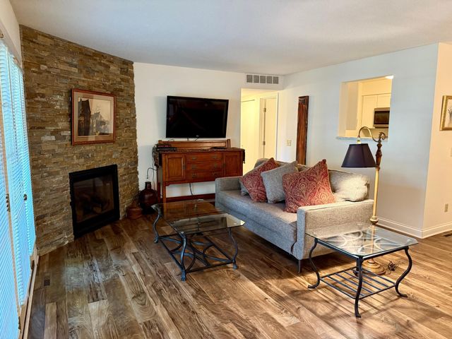 12637 Sherwood Place, Minnetonka, MN 55305