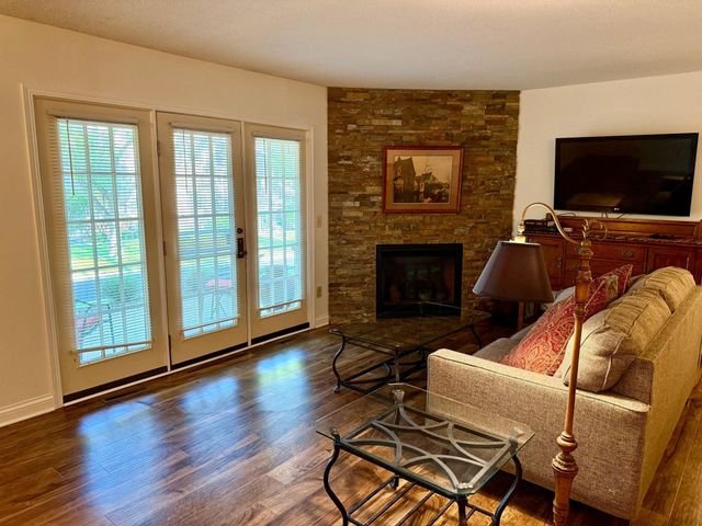 12637 Sherwood Place, Minnetonka, MN 55305