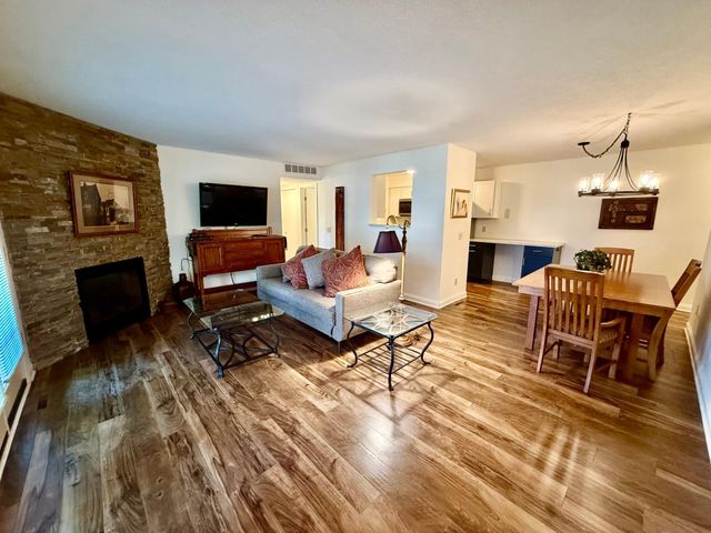 12637 Sherwood Place, Minnetonka, MN 55305