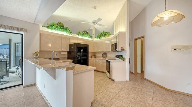 5594 WILDE OAK WAY, Sarasota, FL 34232