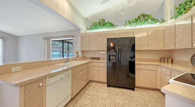 5594 WILDE OAK WAY, Sarasota, FL 34232