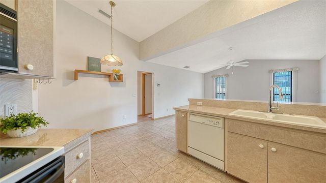 5594 WILDE OAK WAY, Sarasota, FL 34232