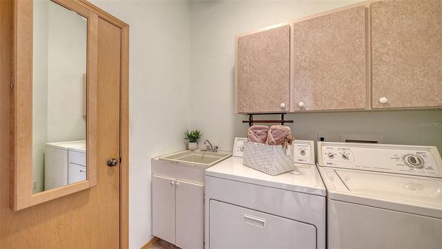 5594 WILDE OAK WAY, Sarasota, FL 34232