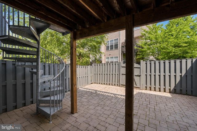 45556 LAKE HAVEN TER, Sterling, VA 20165