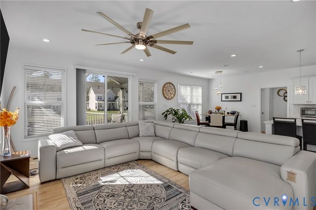 9400 Kinnerton Dr, Midlothian, VA 23112