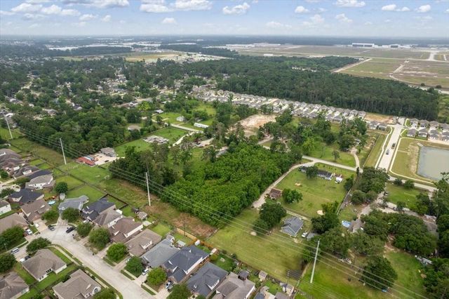 6711 Maple Drive, Humble, TX 77338
