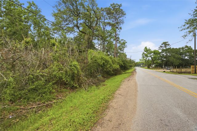 6711 Maple Drive, Humble, TX 77338