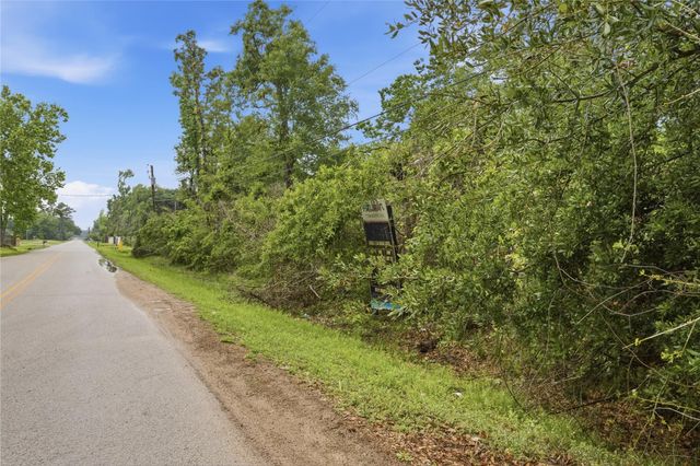 6711 Maple Drive, Humble, TX 77338