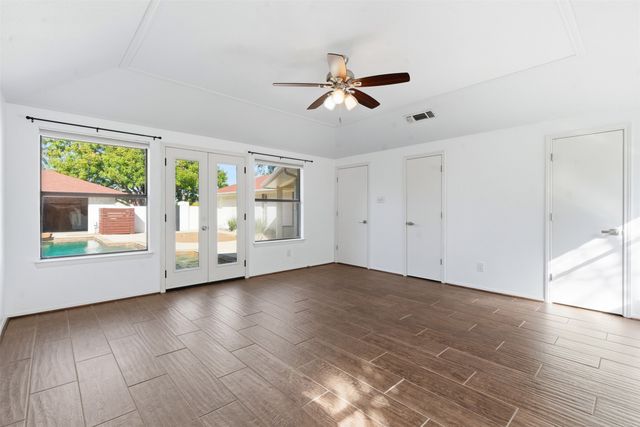 2201 Mistletoe Boulevard, Fort Worth, TX 76110