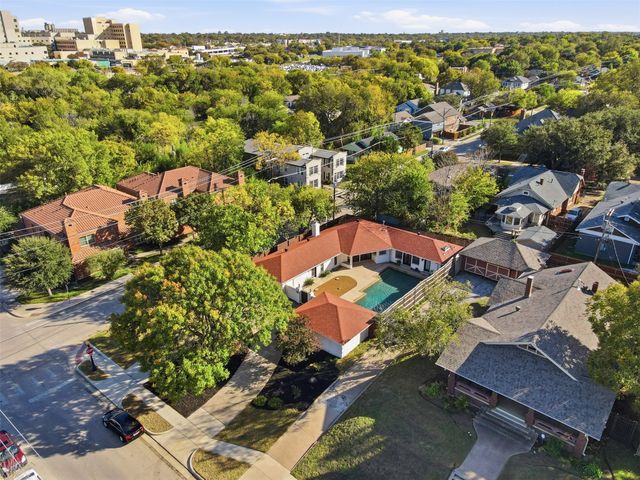 2201 Mistletoe Boulevard, Fort Worth, TX 76110