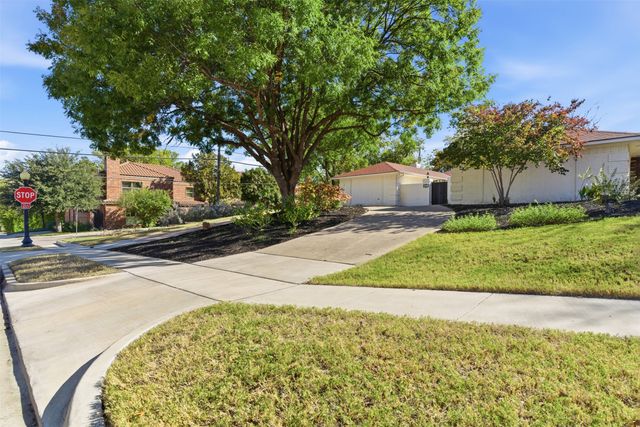 2201 Mistletoe Boulevard, Fort Worth, TX 76110