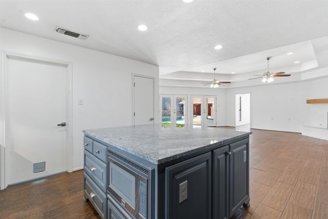 2201 Mistletoe Boulevard, Fort Worth, TX 76110