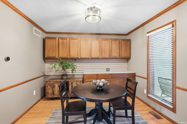 8934 Stockbridge Place, Fort Wayne, IN 46804