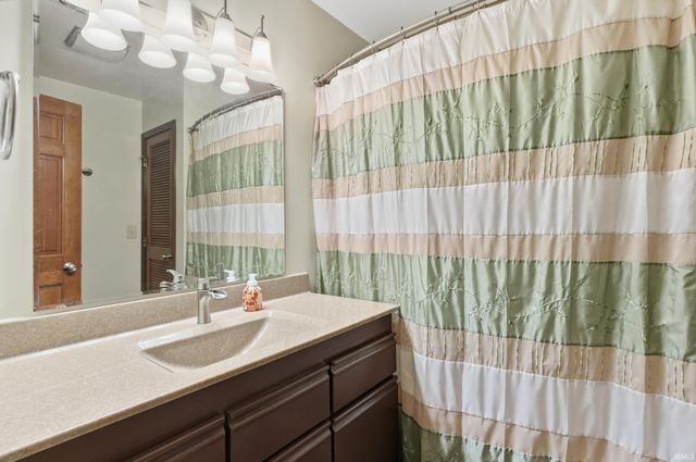 8934 Stockbridge Place, Fort Wayne, IN 46804