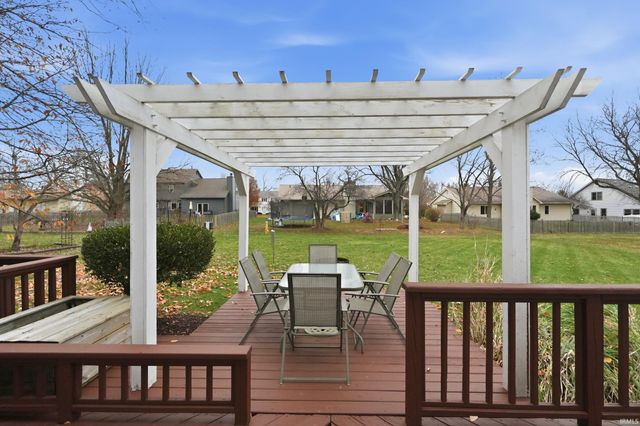 8934 Stockbridge Place, Fort Wayne, IN 46804