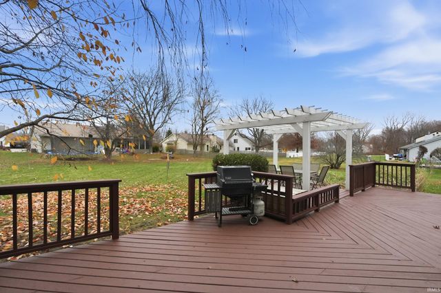 8934 Stockbridge Place, Fort Wayne, IN 46804