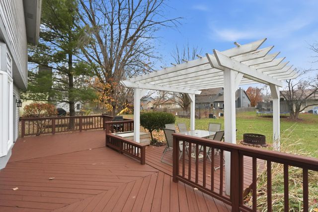 8934 Stockbridge Place, Fort Wayne, IN 46804