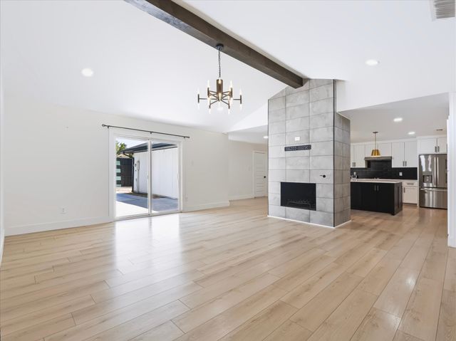 2216 Stonebrook Drive, Carrollton, TX 75007