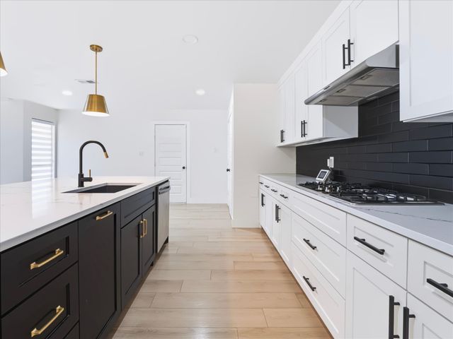 2216 Stonebrook Drive, Carrollton, TX 75007