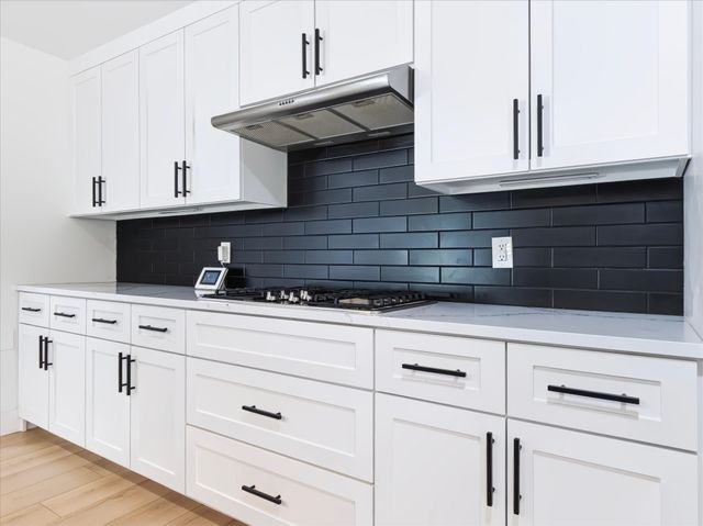 2216 Stonebrook Drive, Carrollton, TX 75007