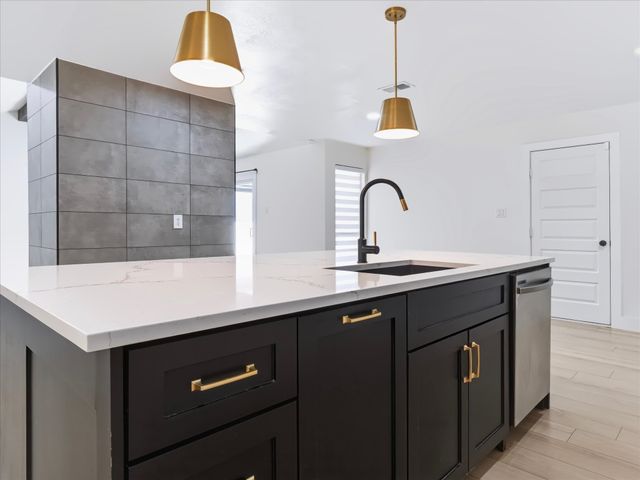 2216 Stonebrook Drive, Carrollton, TX 75007