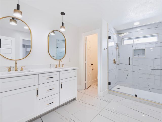 2216 Stonebrook Drive, Carrollton, TX 75007
