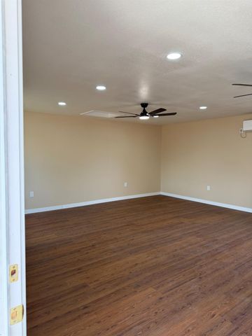 2346 Hackberry St, Stockton, CA 95205