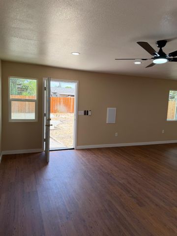 2346 Hackberry St, Stockton, CA 95205