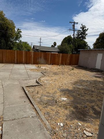 2346 Hackberry St, Stockton, CA 95205