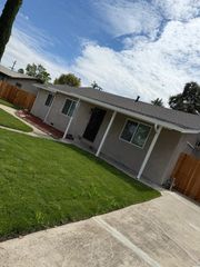 2346 Hackberry St, Stockton, CA 95205