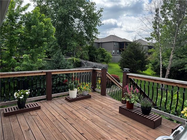 714 Ridge Crest Drive, Raymore, MO 64083